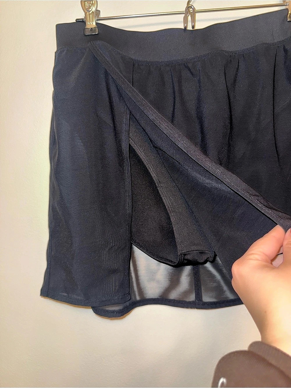 Alo Women's Mesh Mini Skirt Size Large Like New - Picture 4 of 6